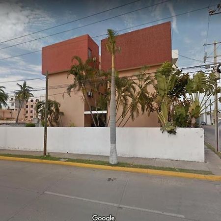Departamento Comodo, A Media Cuadra De La Playa. 马萨特兰 外观 照片