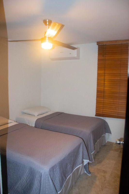 Departamento Comodo, A Media Cuadra De La Playa. 马萨特兰 外观 照片